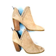 Load image into Gallery viewer, Vince Camuto Booties