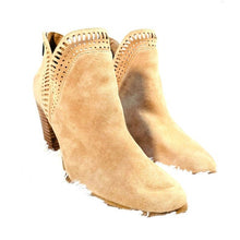 Load image into Gallery viewer, Vince Camuto Booties