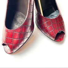 Load image into Gallery viewer, Donald J. Pliner Women’s Mary Jane Heels NWOT