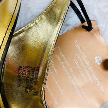 Load image into Gallery viewer, House of Deréon Patent Leather Stiletto Heels NWT