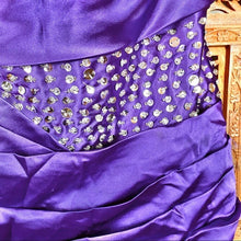 Load image into Gallery viewer, Women’s Strapless Hi-Low Formal Dress