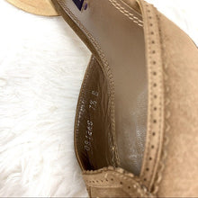 Load image into Gallery viewer, Ralph Lauren Pointed-Toe Kitten Heel Pumps