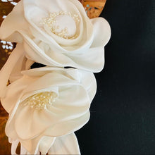 Load image into Gallery viewer, (000) Alfred Sung Princess Sweetheart Wedding Gown NWT