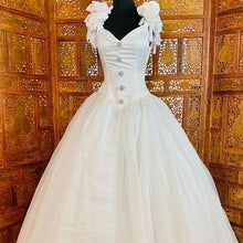Load image into Gallery viewer, (000) Alfred Sung Princess Sweetheart Wedding Gown NWT