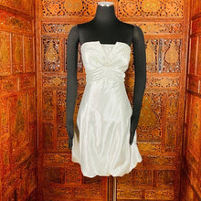 Load image into Gallery viewer, Betsy & Adam by Linda Bernell Cocktail Dress