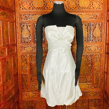 Load image into Gallery viewer, Betsy & Adam by Linda Bernell Cocktail Dress