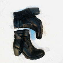 Load image into Gallery viewer, b•ø•c Ankle Boots