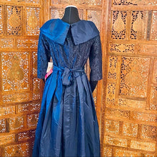 Load image into Gallery viewer, Jessica Howard Portrait Collar BallGown NWT