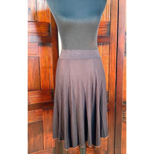 Load image into Gallery viewer, Jonäno Women’s Reversible Skirt