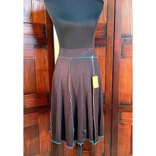 Load image into Gallery viewer, Jonäno Women’s Reversible Skirt