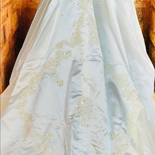 Load image into Gallery viewer, (01) Santa Monica Couture Collection Wedding Gown
