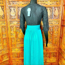 Load image into Gallery viewer, CloColor Women’s Evening Dress NWT