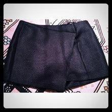 Load image into Gallery viewer, Express Black Skort’s