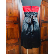 Load image into Gallery viewer, Trixxiš„Fire Red & Black Strapless Party Dress