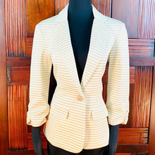 Load image into Gallery viewer, SOHO Apparel Blazer