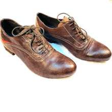 Load image into Gallery viewer, (SOLD) Peruzzi Italian Leather Lace Up Oxfords