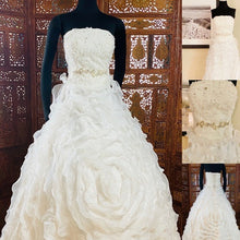 Load image into Gallery viewer, (00) Strapless Layered Wedding Gown with Train