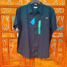 Load image into Gallery viewer, Columbia Men’s Short Sleeve Button Down Shirt NWT
