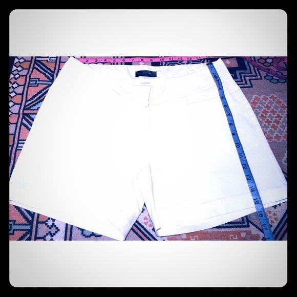 (SOLD) The Limited Women’s White Shorts