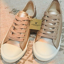 Load image into Gallery viewer, American Eagle Women’s Lace Up Sneakers
