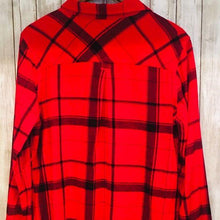Load image into Gallery viewer, Ingrid &amp; Isabel Flannel Maternity Shirt
