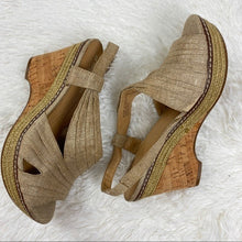Load image into Gallery viewer, Naturalizer Luliana N5 Comfort Wedge Sandal NWOT
