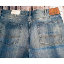 Load image into Gallery viewer, (SOLD) American Eagle Men’s Light Wash Jeans 38×32
