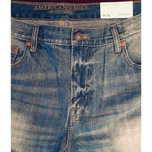 Load image into Gallery viewer, (SOLD) American Eagle Men’s Light Wash Jeans 38×32
