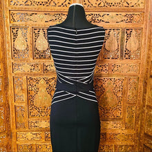 Load image into Gallery viewer, White House Black Market Dress

