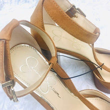 Load image into Gallery viewer, Jessica Simpson Platform Sandal Heel
