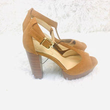Load image into Gallery viewer, Jessica Simpson Platform Sandal Heel

