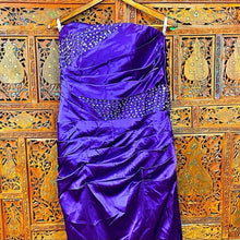 Load image into Gallery viewer, Women’s Strapless Hi-Low Formal Dress

