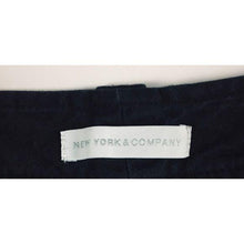 Load image into Gallery viewer, New York &amp; Company Womens Shorts
