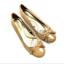 Load image into Gallery viewer, London Fog Women’s Ballerina Flats NWT
