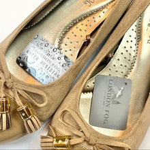 Load image into Gallery viewer, London Fog Women’s Ballerina Flats NWT
