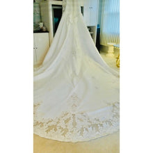 Load image into Gallery viewer, (02) Forever Yours Wedding Gown Bridal Gown NWT NWB
