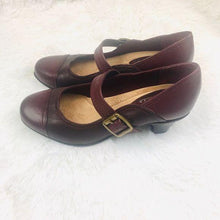 Load image into Gallery viewer, Michelle D Leather Mary Jane Shoes Heels New
