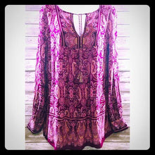 Load image into Gallery viewer, Max Studio V-neck Women’s Blouse
