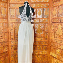 Load image into Gallery viewer, Beach Wedding Dress High Halter Neckline NWT
