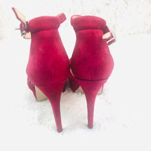 Load image into Gallery viewer, (SOLD) BCBGeneration Fuchsia Suede Platform Heel
