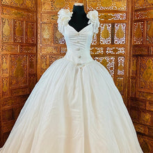 Load image into Gallery viewer, (000) Alfred Sung Princess Sweetheart Wedding Gown NWT
