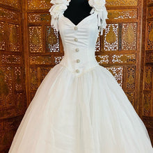 Load image into Gallery viewer, (000) Alfred Sung Princess Sweetheart Wedding Gown NWT
