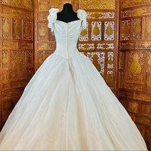 Load image into Gallery viewer, (000) Alfred Sung Princess Sweetheart Wedding Gown NWT
