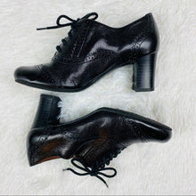 Load image into Gallery viewer, Naturalizer N5 Comfort Leather Oxford
