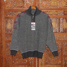 Load image into Gallery viewer, Jeep Men&#39;s Sweater NWT
