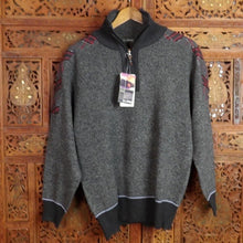 Load image into Gallery viewer, Jeep Men&#39;s Sweater NWT
