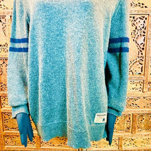 Load image into Gallery viewer, Abercrombie &amp; Fitch Pullover Sweater
