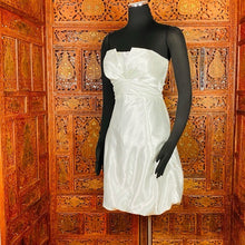 Load image into Gallery viewer, Betsy &amp; Adam by Linda Bernell Cocktail Dress

