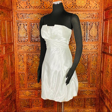 Load image into Gallery viewer, Betsy &amp; Adam by Linda Bernell Cocktail Dress
