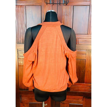 Load image into Gallery viewer, Willow&amp;Root Women’s Blouse
